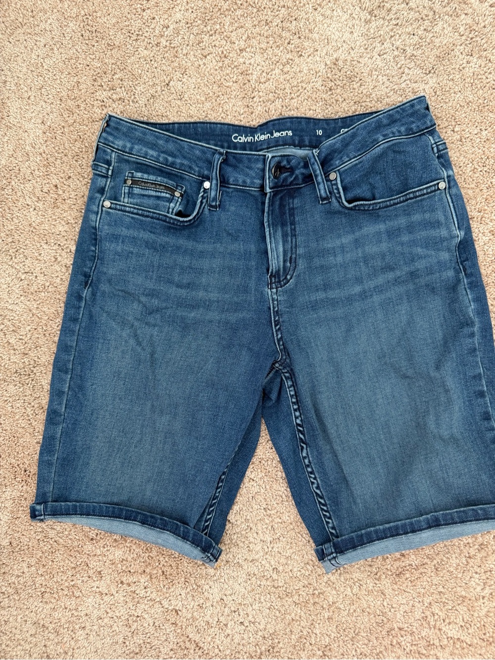 Calvin Klein Jeans Women's City Short Cuffed Denim Bermudas Size 10 Medium Wash